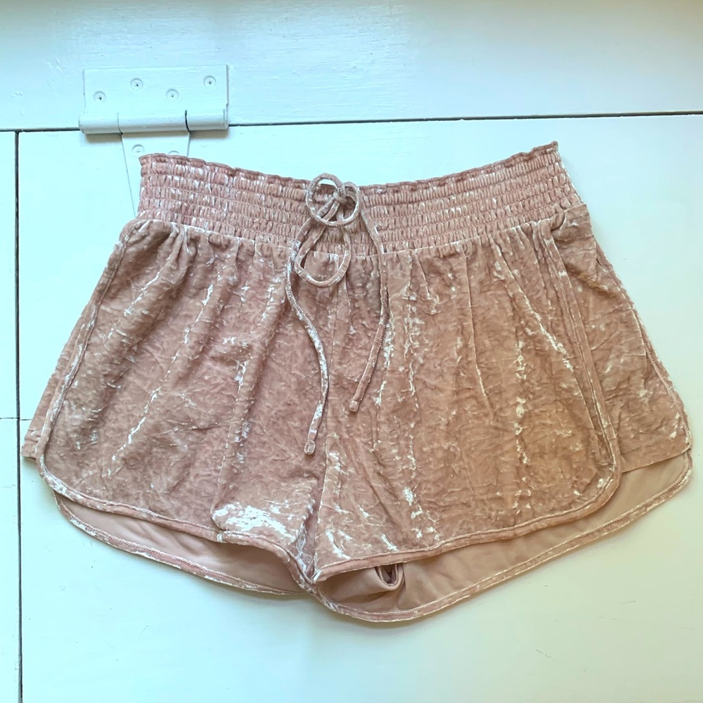 American Eagle velvet shorts, M